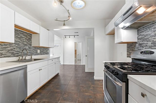 17329 Burbank Boulevard, Encino, CA 91316