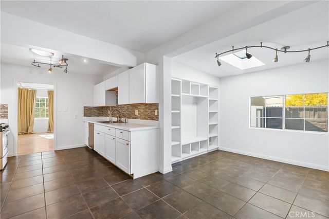 17329 Burbank Boulevard, Encino, CA 91316