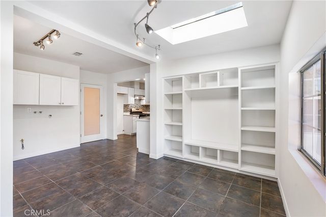 17329 Burbank Boulevard, Encino, CA 91316