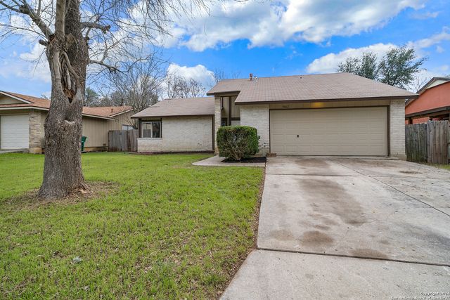 9462 Bowen Dr, San Antonio, TX 78250