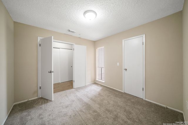 9462 Bowen Dr, San Antonio, TX 78250