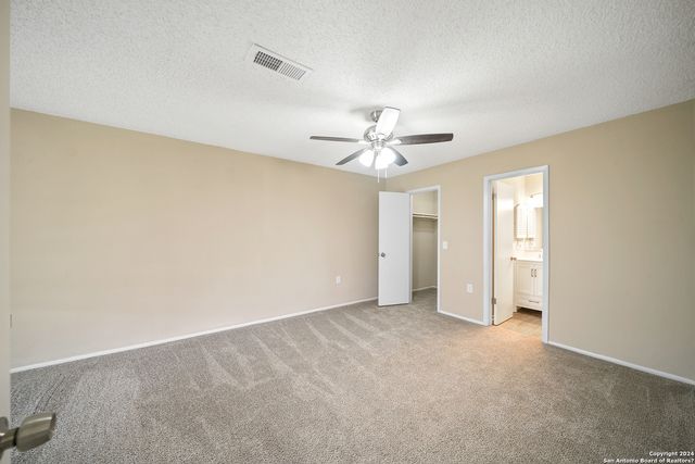 9462 Bowen Dr, San Antonio, TX 78250