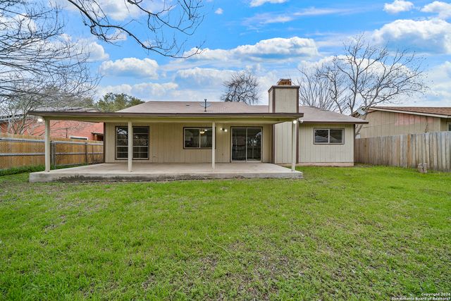 9462 Bowen Dr, San Antonio, TX 78250