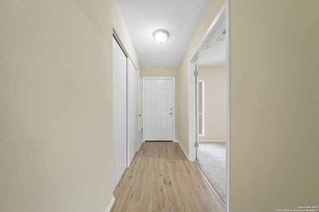 9462 Bowen Dr, San Antonio, TX 78250