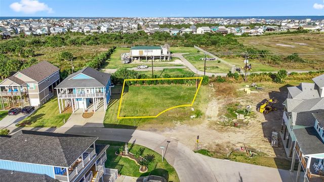 3935 Laguna Drive, Galveston, TX 77554