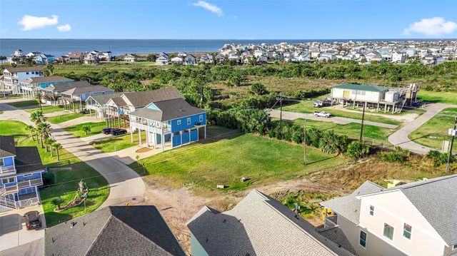 3935 Laguna Drive, Galveston, TX 77554