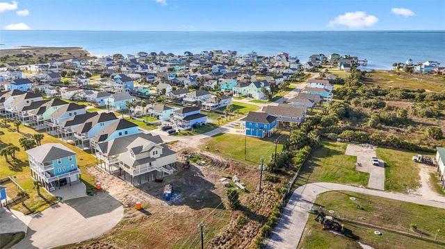 3935 Laguna Drive, Galveston, TX 77554