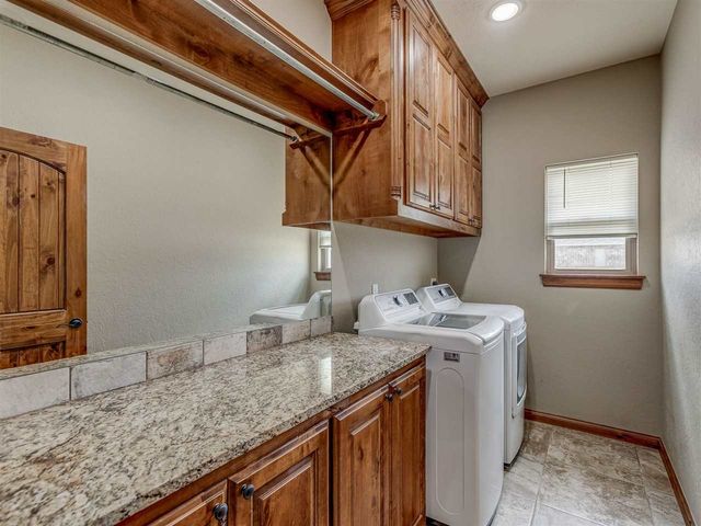 11663 NE Happy Hollow Rd, Elgin, OK 73538