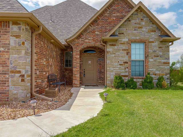 11663 NE Happy Hollow Rd, Elgin, OK 73538