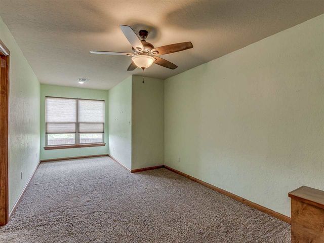 11663 NE Happy Hollow Rd, Elgin, OK 73538