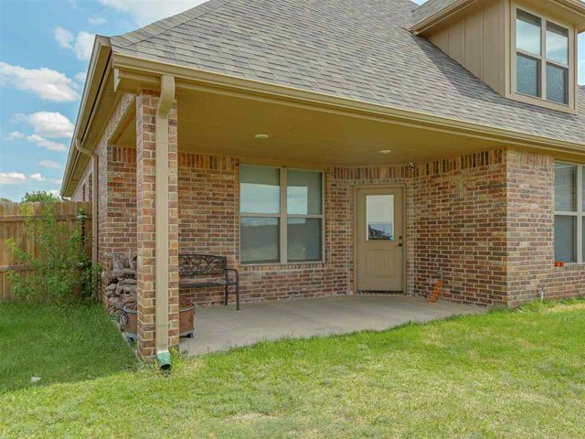 11663 NE Happy Hollow Rd, Elgin, OK 73538