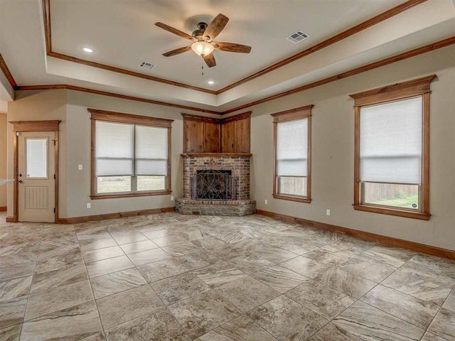 11663 NE Happy Hollow Rd, Elgin, OK 73538