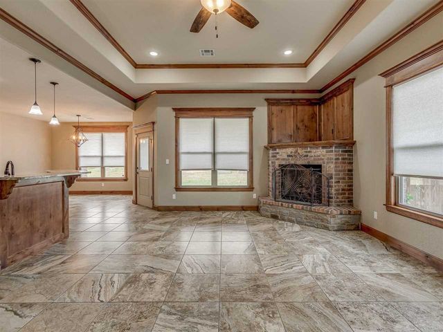 11663 NE Happy Hollow Rd, Elgin, OK 73538