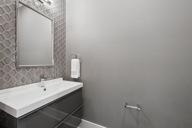 4220 S Ellis Avenue 4N, Chicago, IL 60653