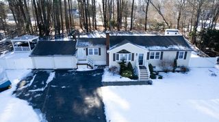 9 Bruce St, Burlington, MA 01803