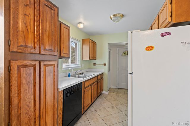 33432 Balmoral Street, Westland, MI 48185
