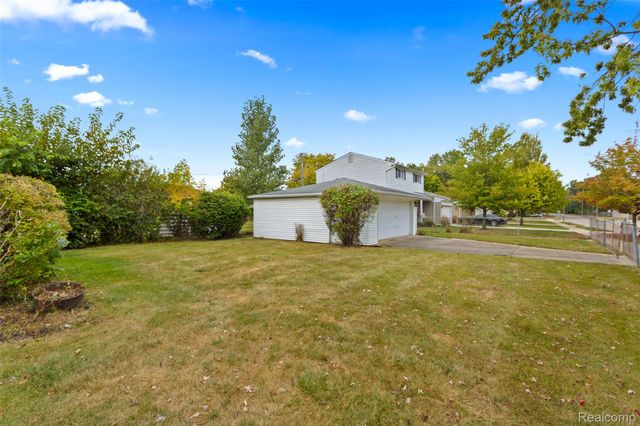 33432 Balmoral Street, Westland, MI 48185