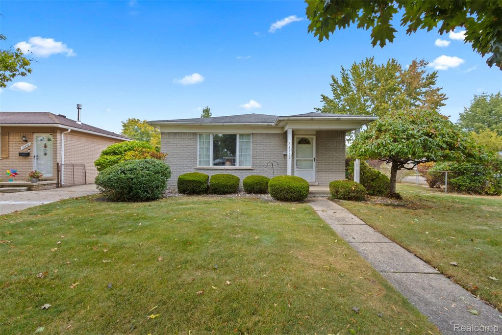 33432 Balmoral Street, Westland, MI 48185