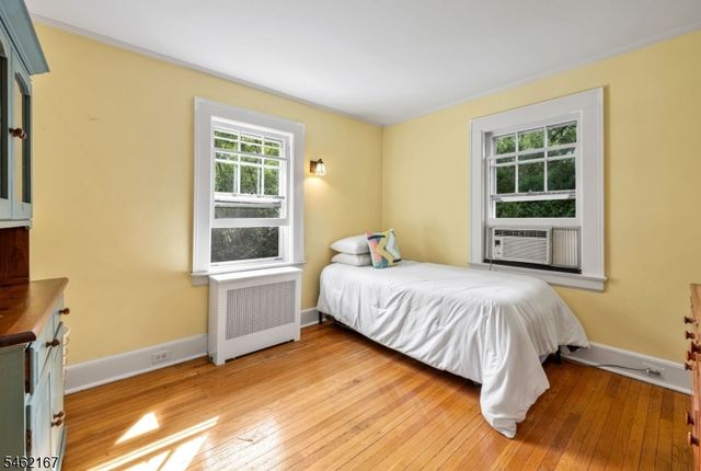 140 Unadilla Rd, Ridgewood Village, NJ 07450