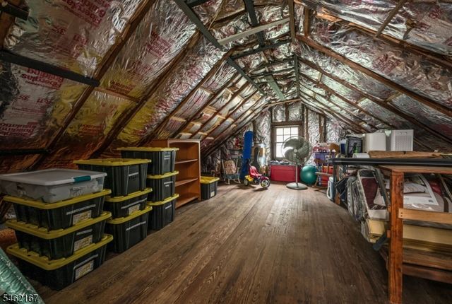 140 Unadilla Rd, Ridgewood Village, NJ 07450