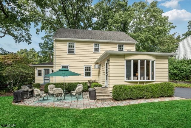 140 Unadilla Rd, Ridgewood Village, NJ 07450