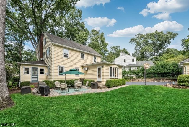 140 Unadilla Rd, Ridgewood Village, NJ 07450