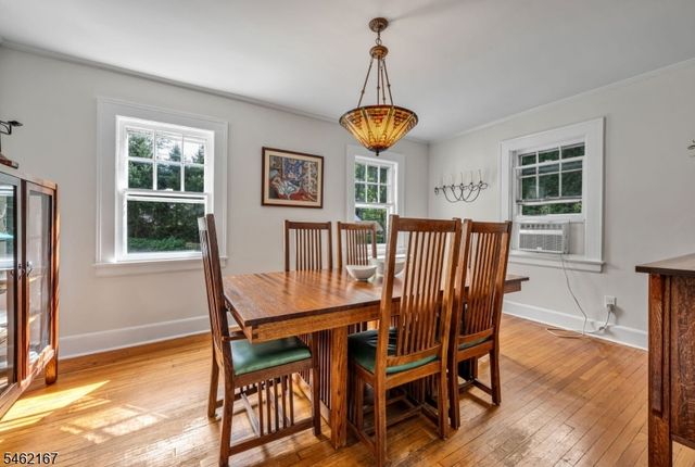 140 Unadilla Rd, Ridgewood Village, NJ 07450