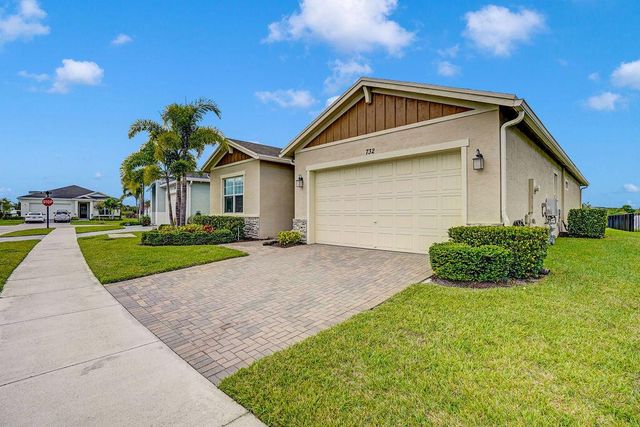 732 SE Bloomfield Road, Port St Lucie, FL 34984