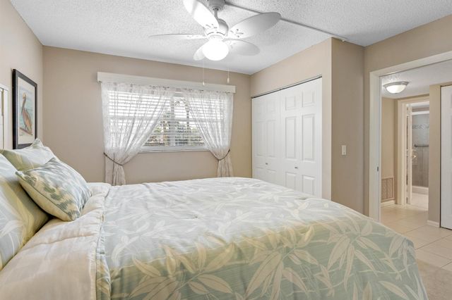 3836 Via Poinciana 205, Lake Worth, FL 33467