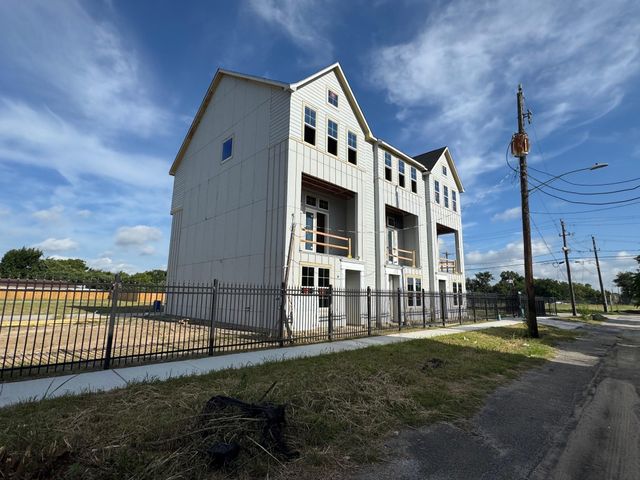 2745 Providence Street, Houston, TX 77020