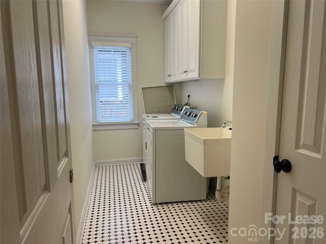 711 E 9th Street, Charlotte, NC 28202