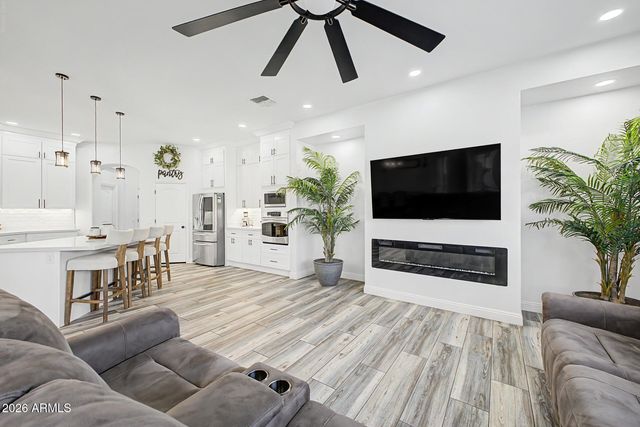 529 S VAL VISTA Road, Apache Junction, AZ 85119