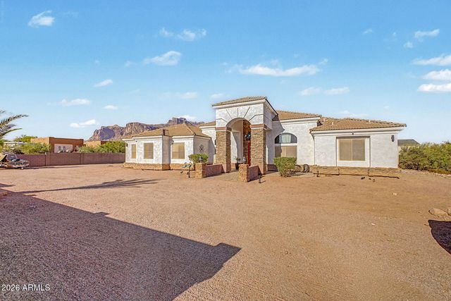 529 S VAL VISTA Road, Apache Junction, AZ 85119