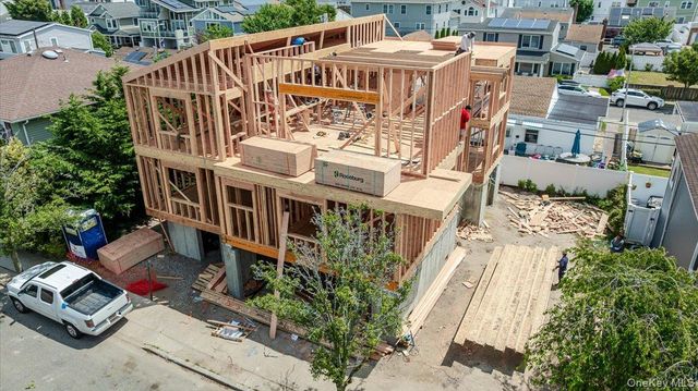 10 Kirkwood Street, Long Beach, NY 11561