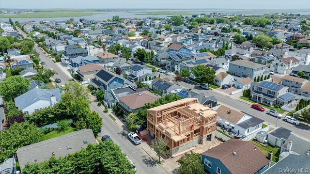 10 Kirkwood Street, Long Beach, NY 11561