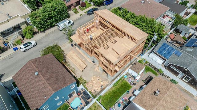 10 Kirkwood Street, Long Beach, NY 11561
