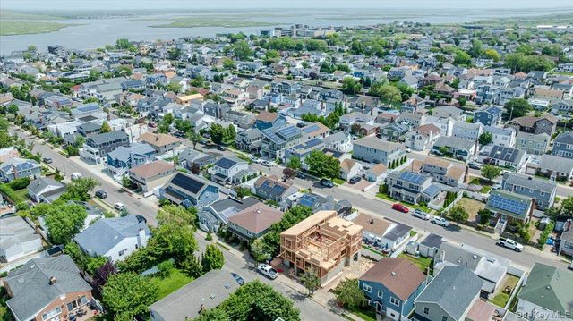10 Kirkwood Street, Long Beach, NY 11561