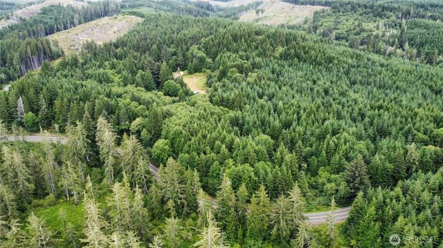1608 E Hoquiam Road, Hoquiam, WA 98550