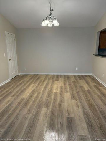 52280 Heatherstone Avenue, Macomb Township, MI 48042
