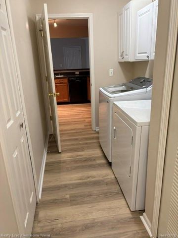 52280 Heatherstone Avenue, Macomb Township, MI 48042