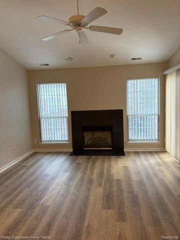 52280 Heatherstone Avenue, Macomb Township, MI 48042