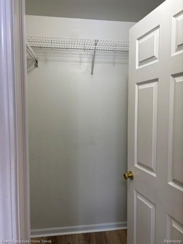 52280 Heatherstone Avenue, Macomb Township, MI 48042