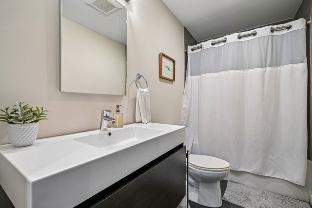 7 Howard St 4, Salem, MA 01970