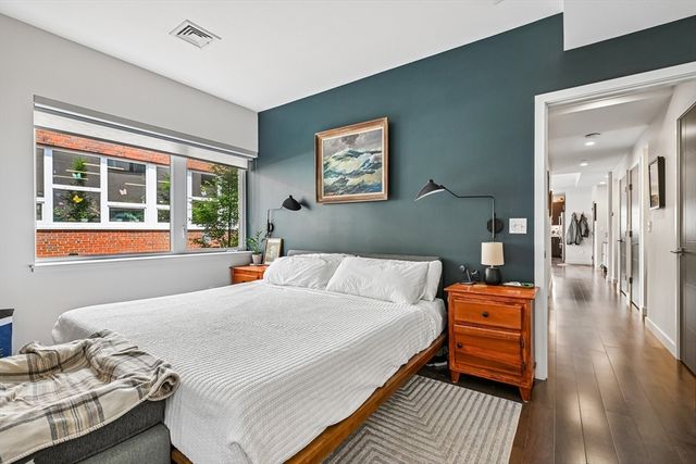 7 Howard St 4, Salem, MA 01970