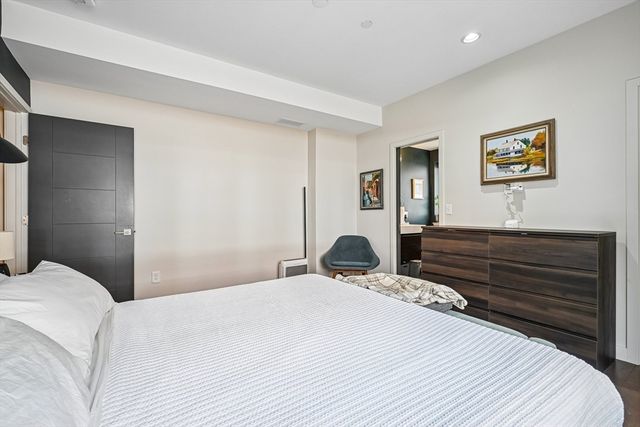 7 Howard St 4, Salem, MA 01970