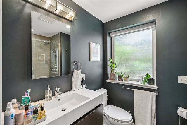 7 Howard St 4, Salem, MA 01970