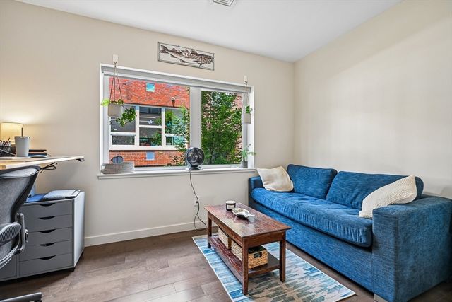 7 Howard St 4, Salem, MA 01970