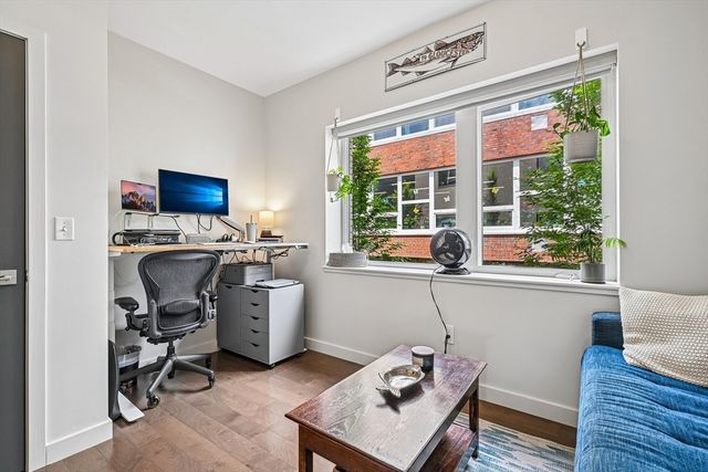 7 Howard St 4, Salem, MA 01970