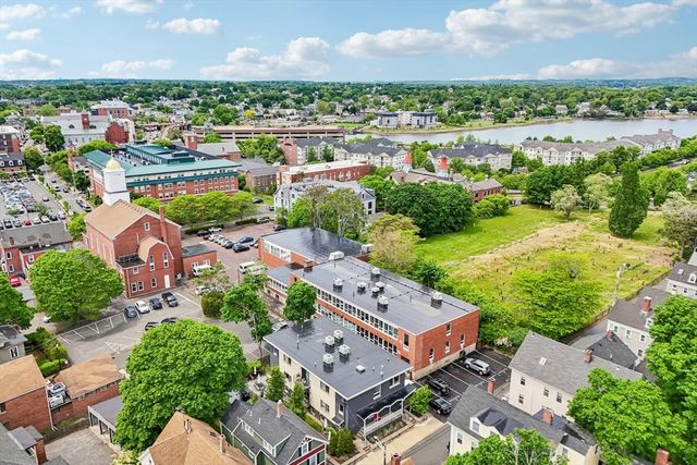 7 Howard St 4, Salem, MA 01970