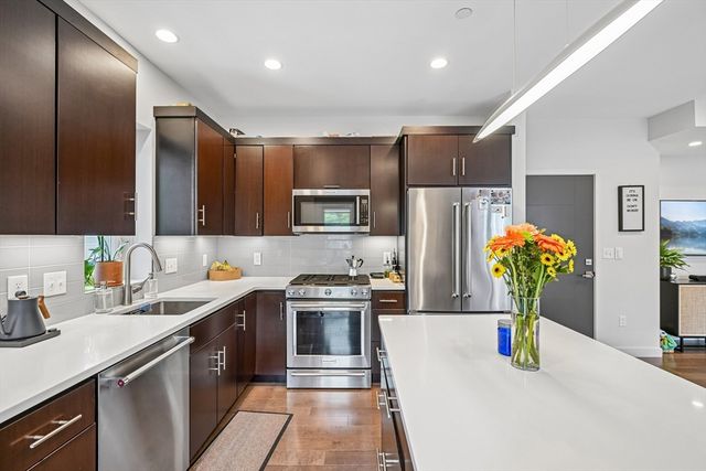 7 Howard St 4, Salem, MA 01970
